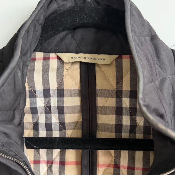 AUTHENTIC BURBERRY QUILTED BARN JACKET WITH NOVA PLAID LINING *RARE FIND* - Picture 2 of 7
